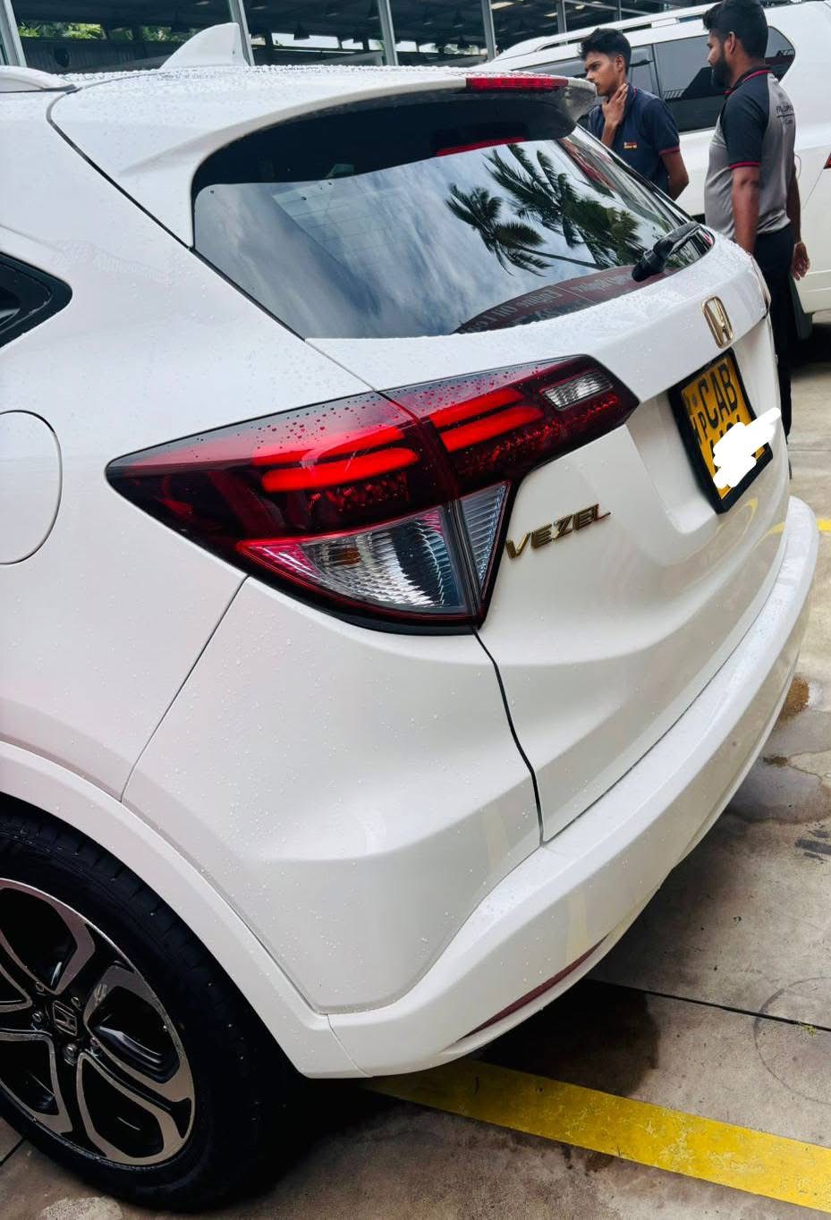 Honda Vezel 2014 - பயன்படுத்தப்பட்டது SUV sale in Sri Lanka - patpat.lk