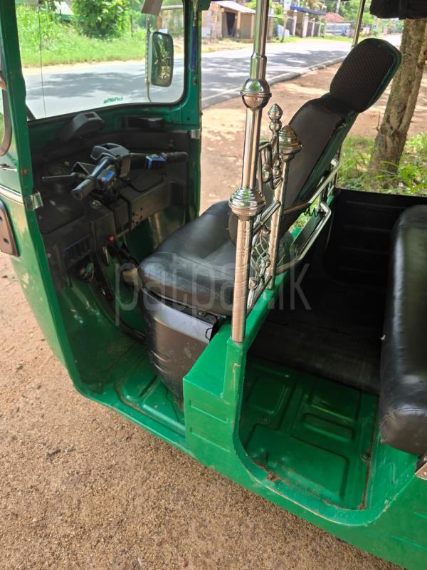Bajaj Three Wheel 2016 - பயன்படுத்தப்பட்டது முச்சக்கர வண்டி sale in Sri Lanka - patpat.lk