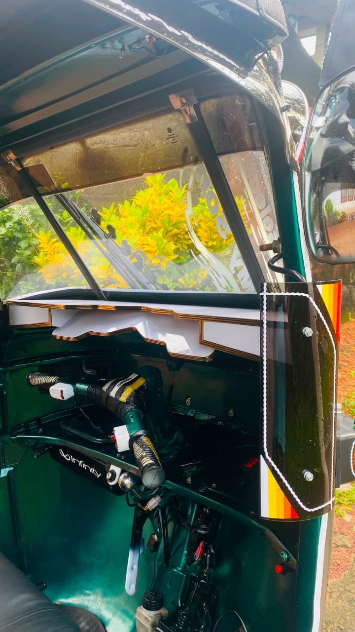 Bajaj Three Wheel 2004 - பயன்படுத்தப்பட்டது முச்சக்கர வண்டி sale in Sri Lanka - patpat.lk
