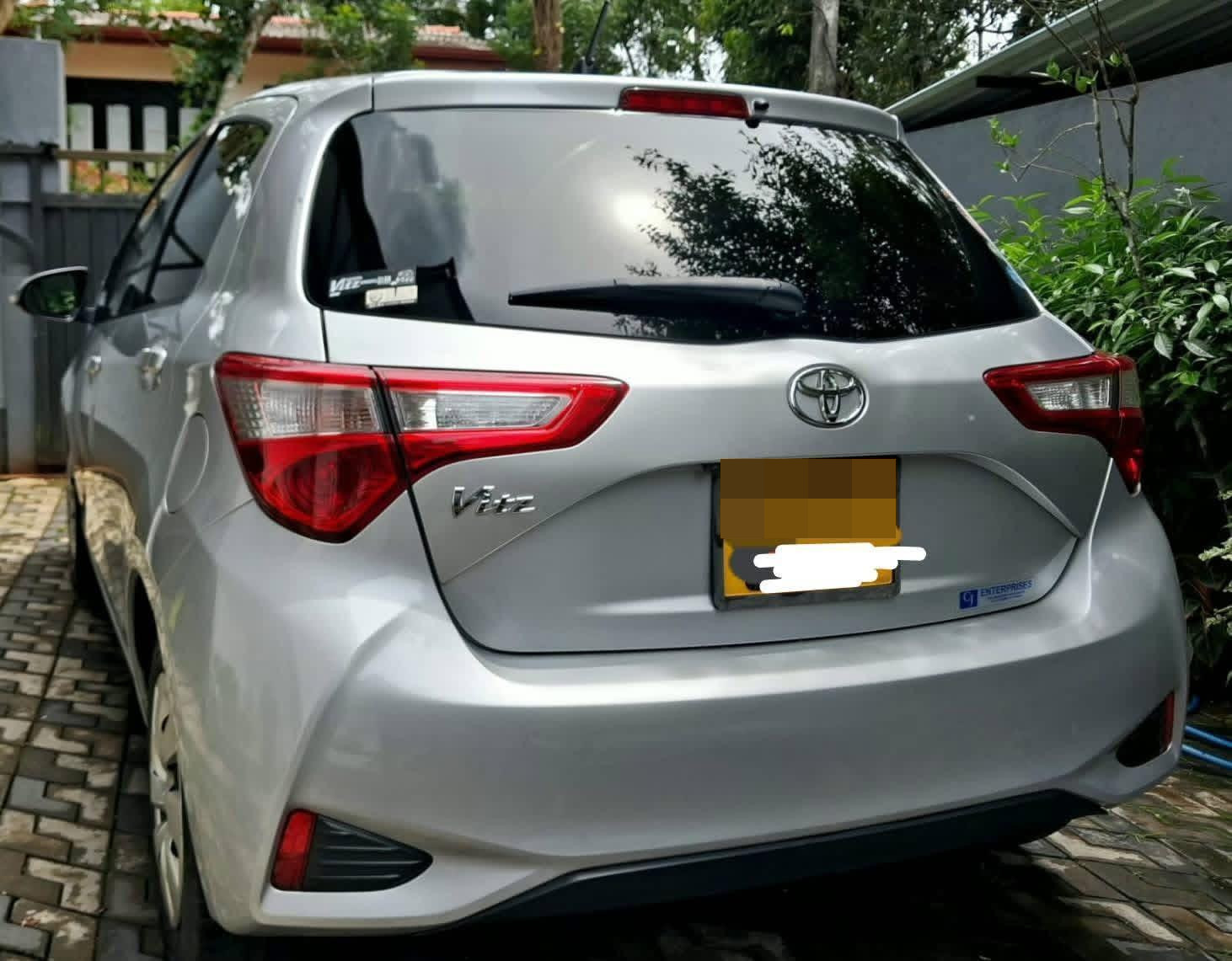 Toyota Vitz 2017 - பயன்படுத்தப்பட்டது கார் sale in Sri Lanka - patpat.lk