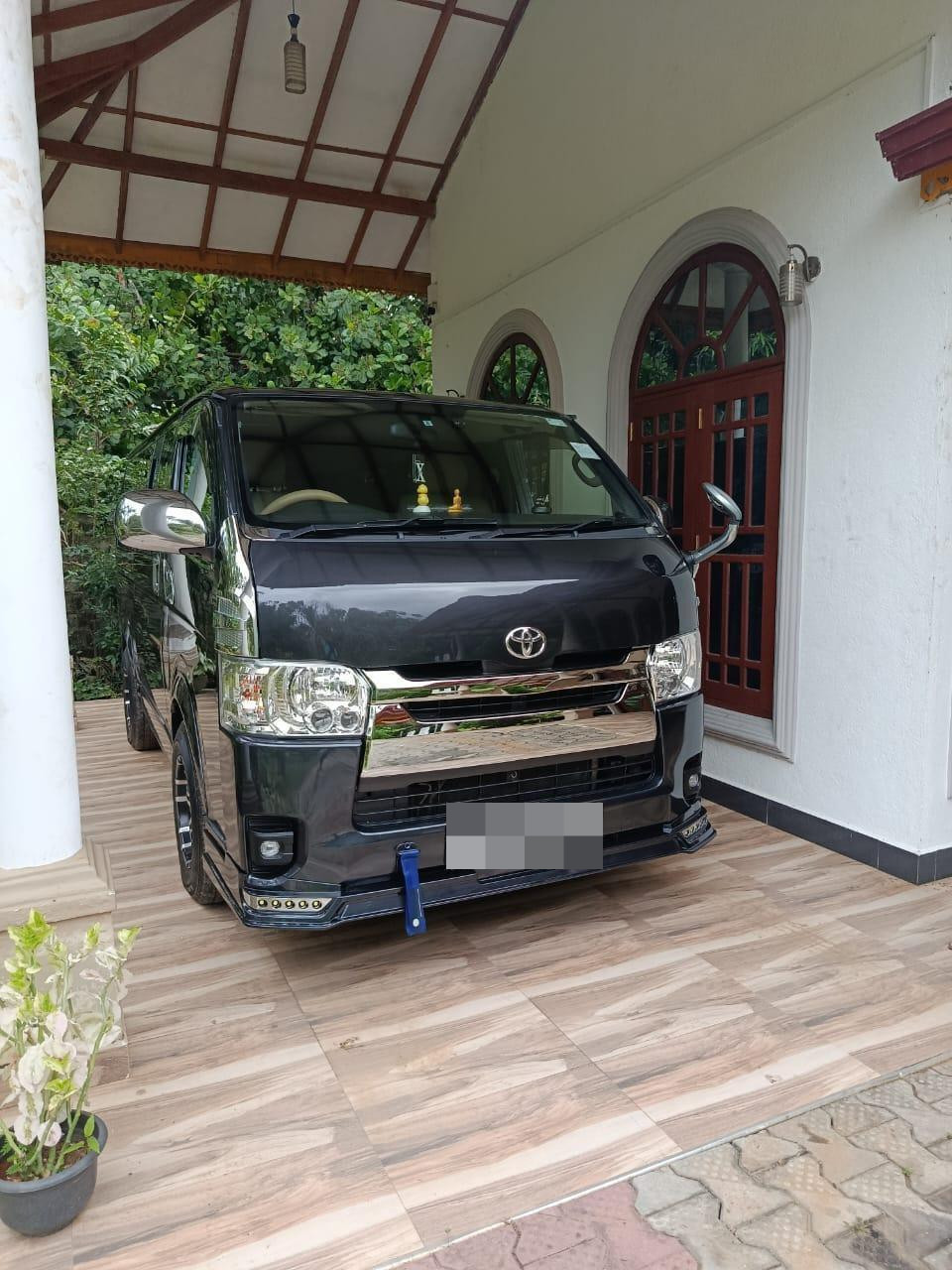 Toyota Hiace 2006 - Used Van sale in Sri Lanka - patpat.lk