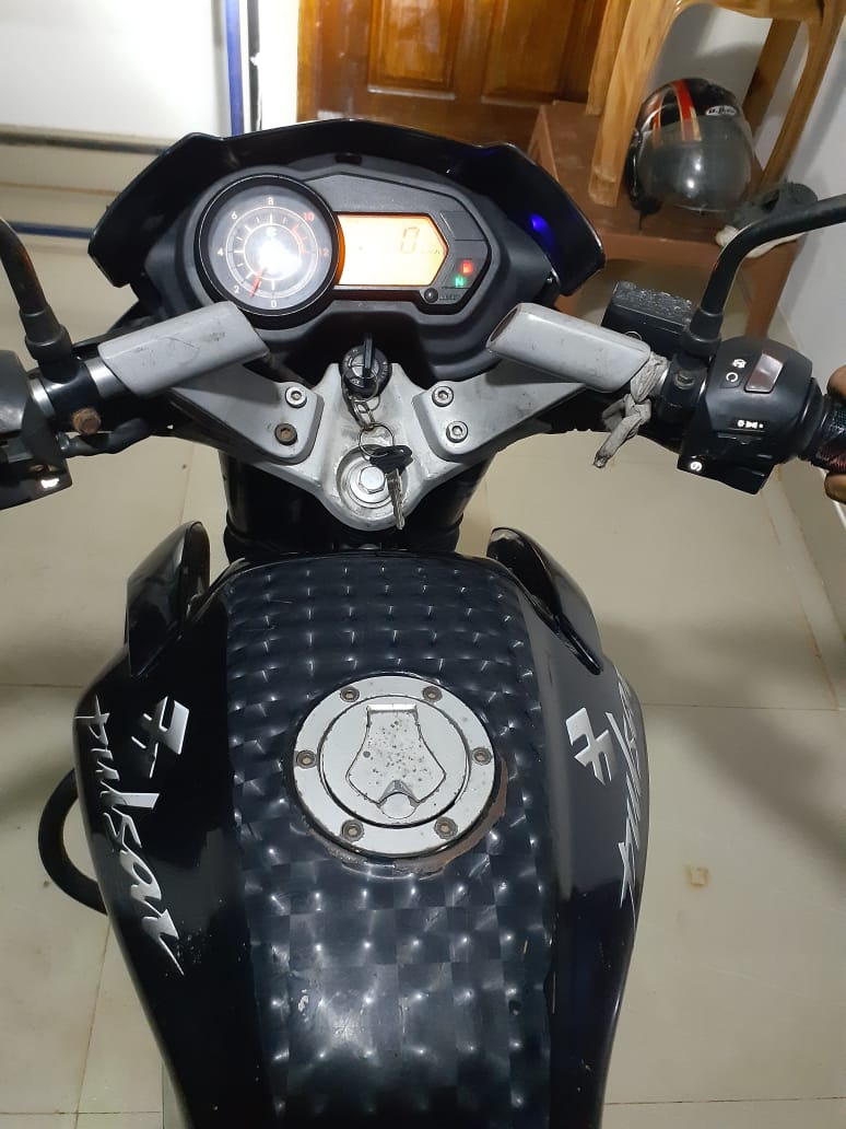 Bajaj Pulsar 2011 - பயன்படுத்தப்பட்டது பைக் sale in Sri Lanka - patpat.lk