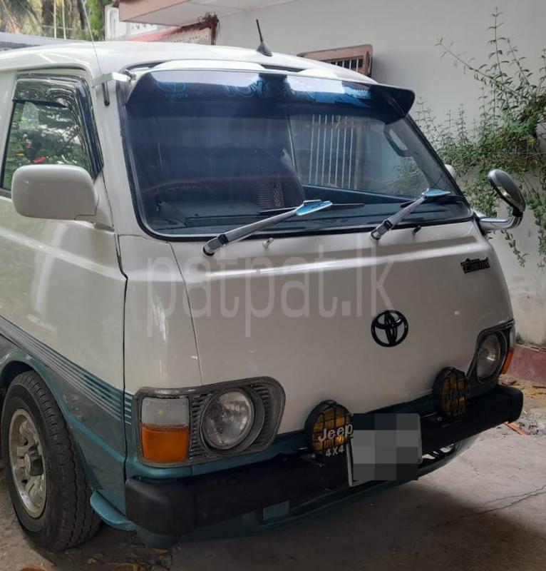 Toyota Hiace 1982 - භාවිතා කරන ලද වෑන් රථය sale in Sri Lanka - patpat.lk