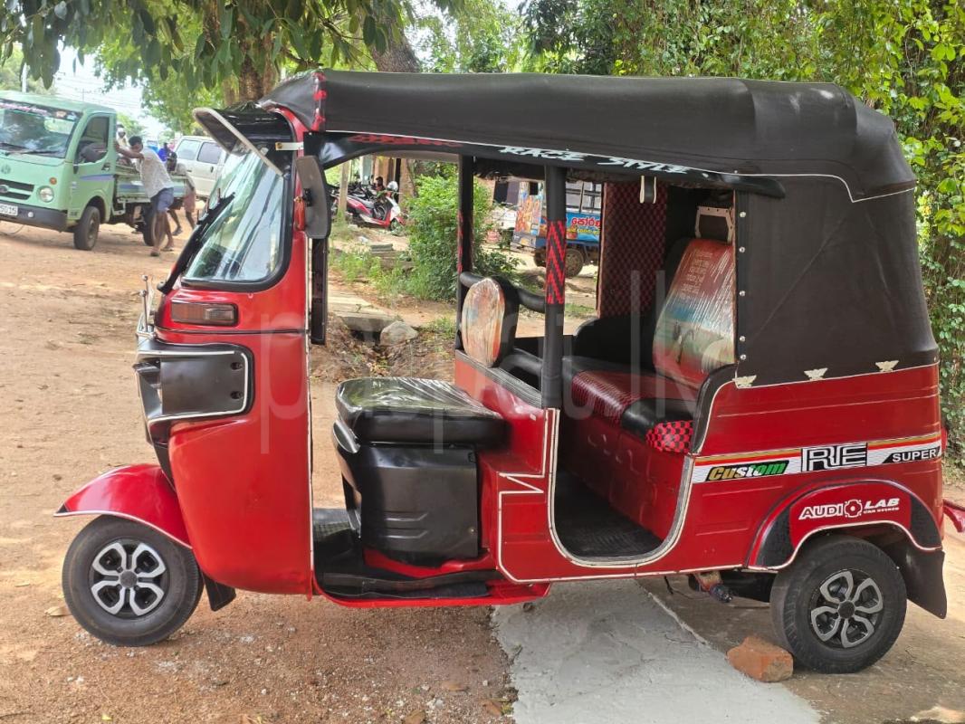 Bajaj 4 stroke 2016 - භාවිතා කරන ලද ත්‍රිරෝද රථය sale in Sri Lanka - patpat.lk