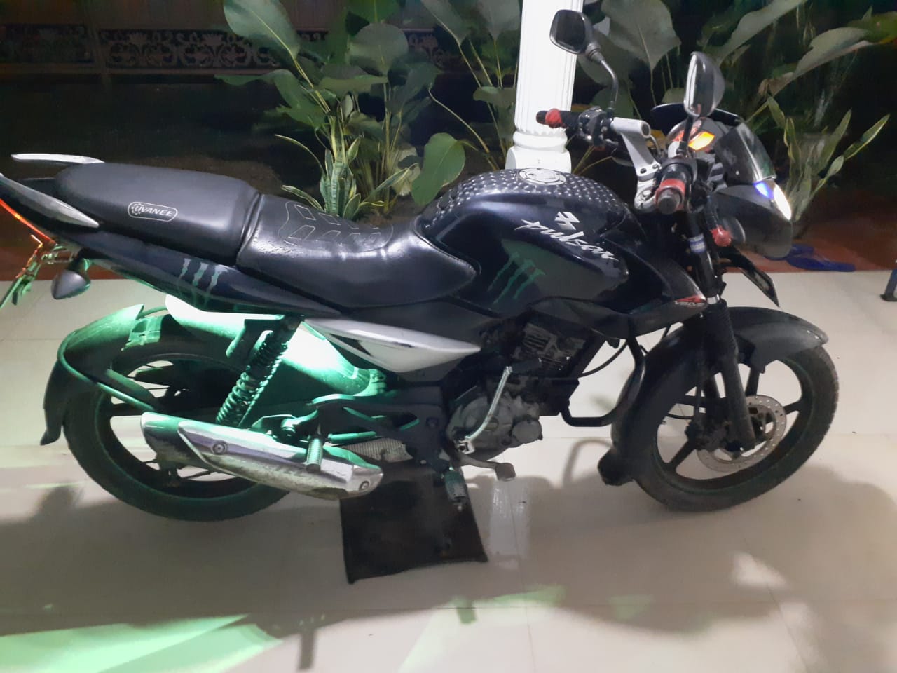 Bajaj Pulsar 2011 - பயன்படுத்தப்பட்டது பைக் sale in Sri Lanka - patpat.lk