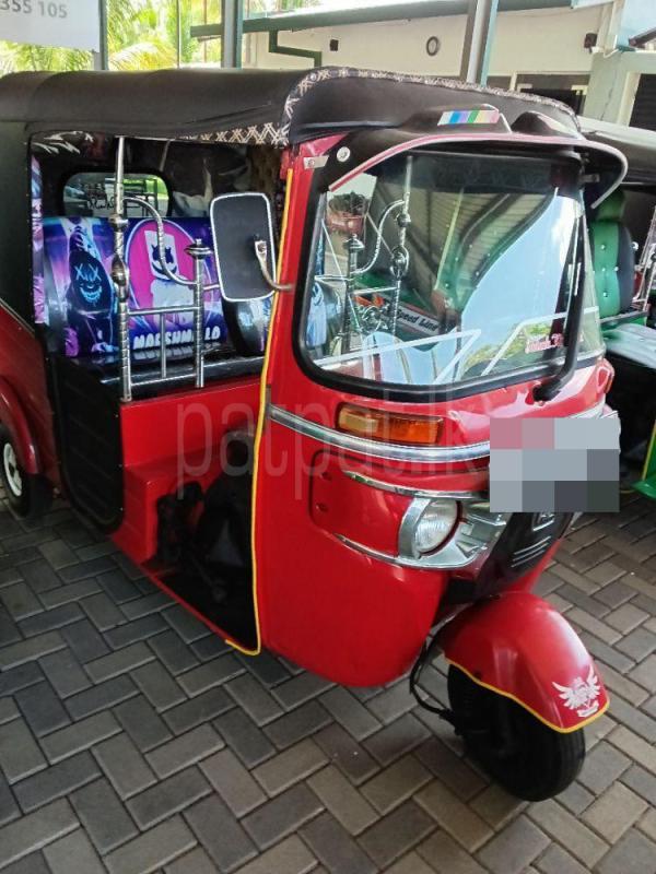 Bajaj Three Wheel 2015 - භාවිතා කරන ලද ත්‍රිරෝද රථය sale in Sri Lanka - patpat.lk