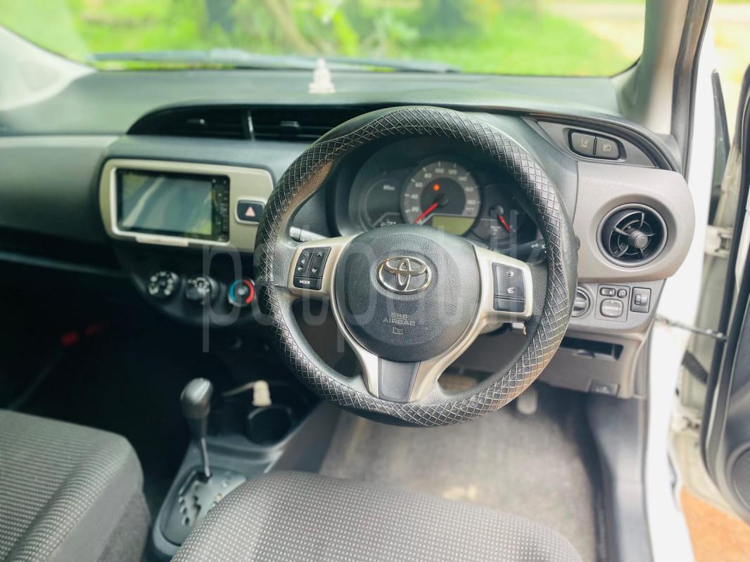 Toyota Vitz 2015 - பயன்படுத்தப்பட்டது கார் sale in Sri Lanka - patpat.lk
