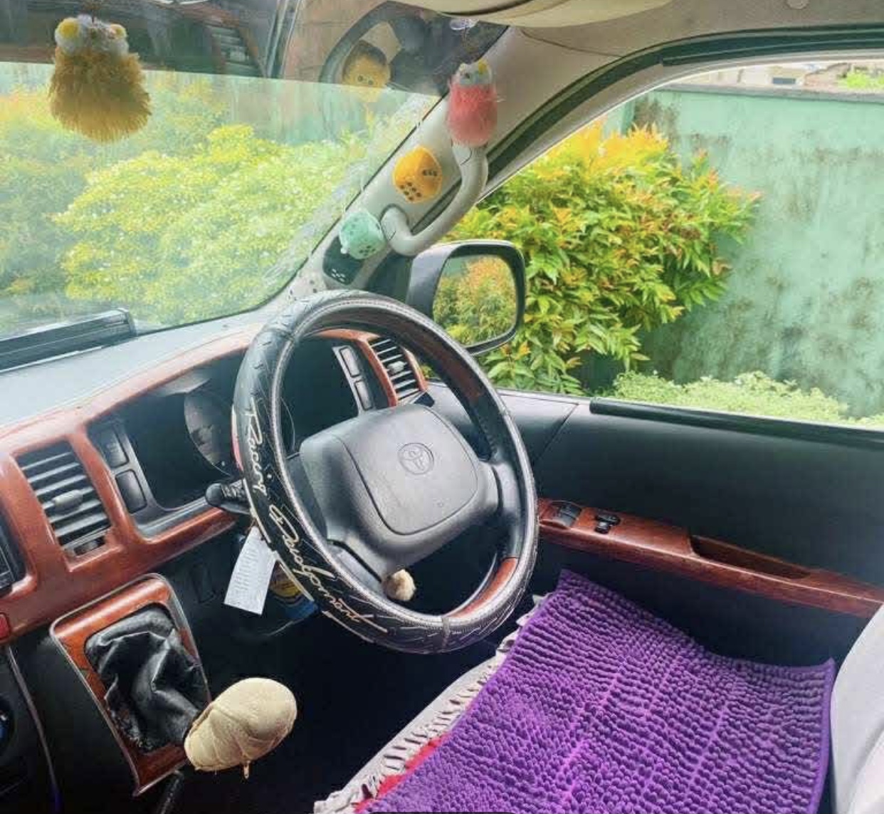 Toyota Hiace 2009 - භාවිතා කරන ලද වෑන් රථය sale in Sri Lanka - patpat.lk