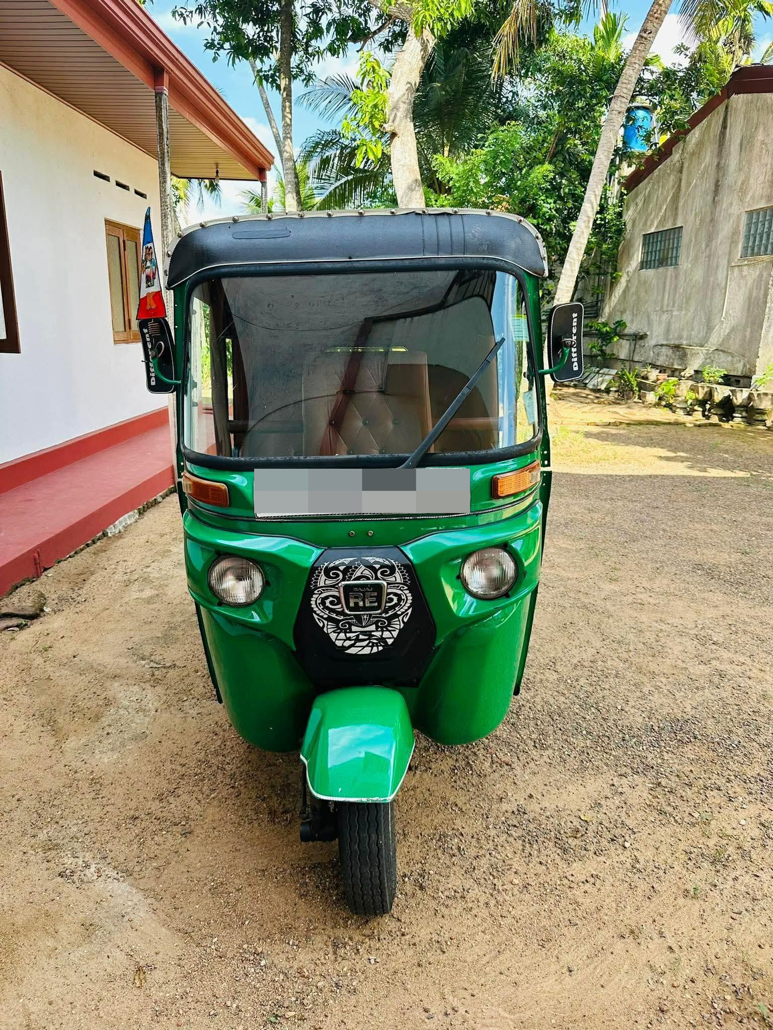 Bajaj Three Wheel 2020 ads-image-1