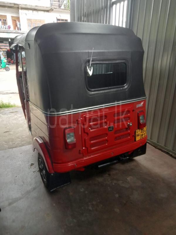 Bajaj 4 stroke 2015 - பயன்படுத்தப்பட்டது முச்சக்கர வண்டி sale in Sri Lanka - patpat.lk
