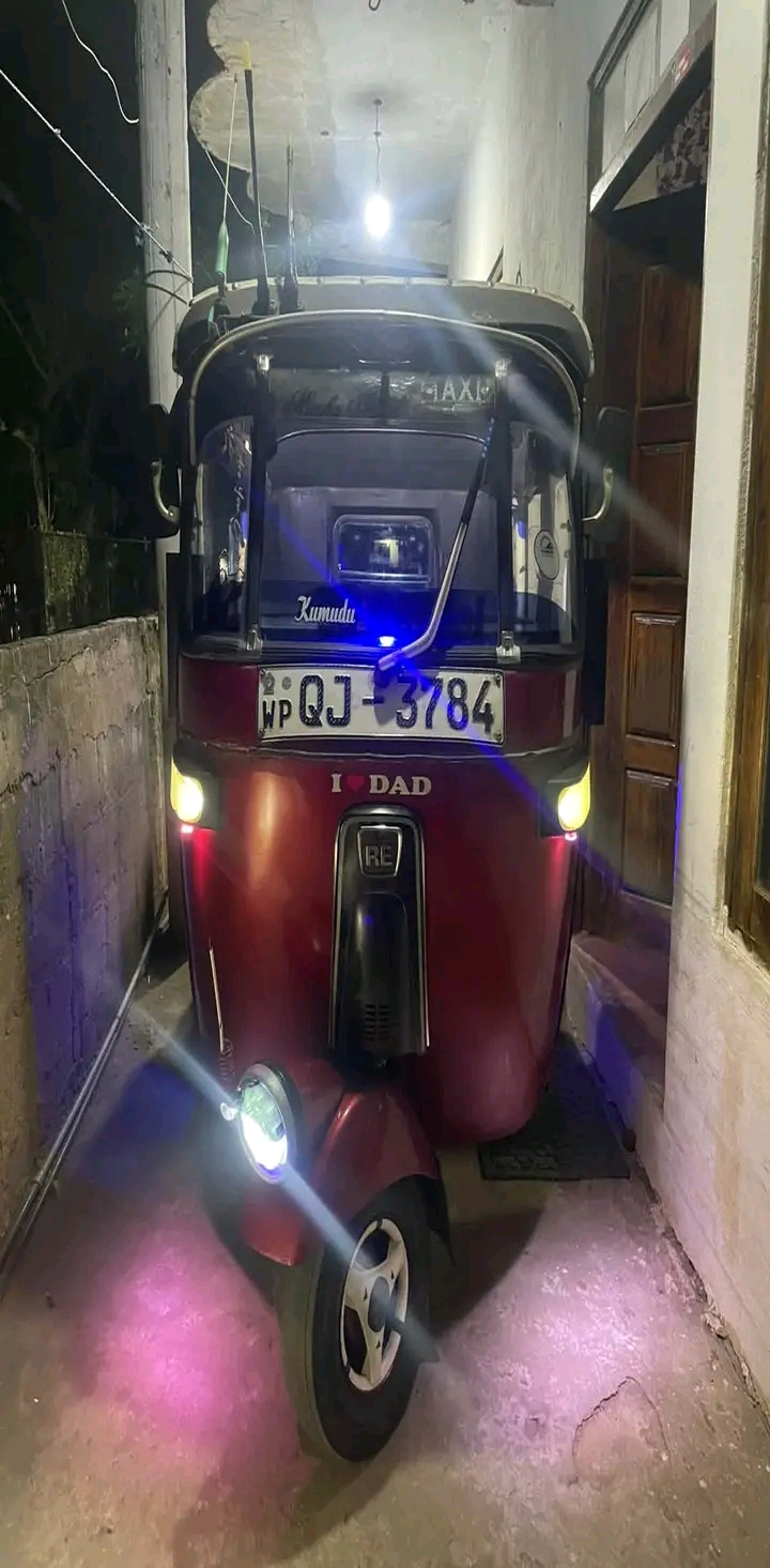 Bajaj Three Wheel 2006 - பயன்படுத்தப்பட்டது முச்சக்கர வண்டி sale in Sri Lanka - patpat.lk