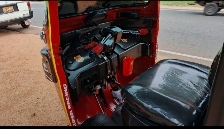 Bajaj 4 stroke 2016 - Used Three wheeler sale in Sri Lanka - patpat.lk