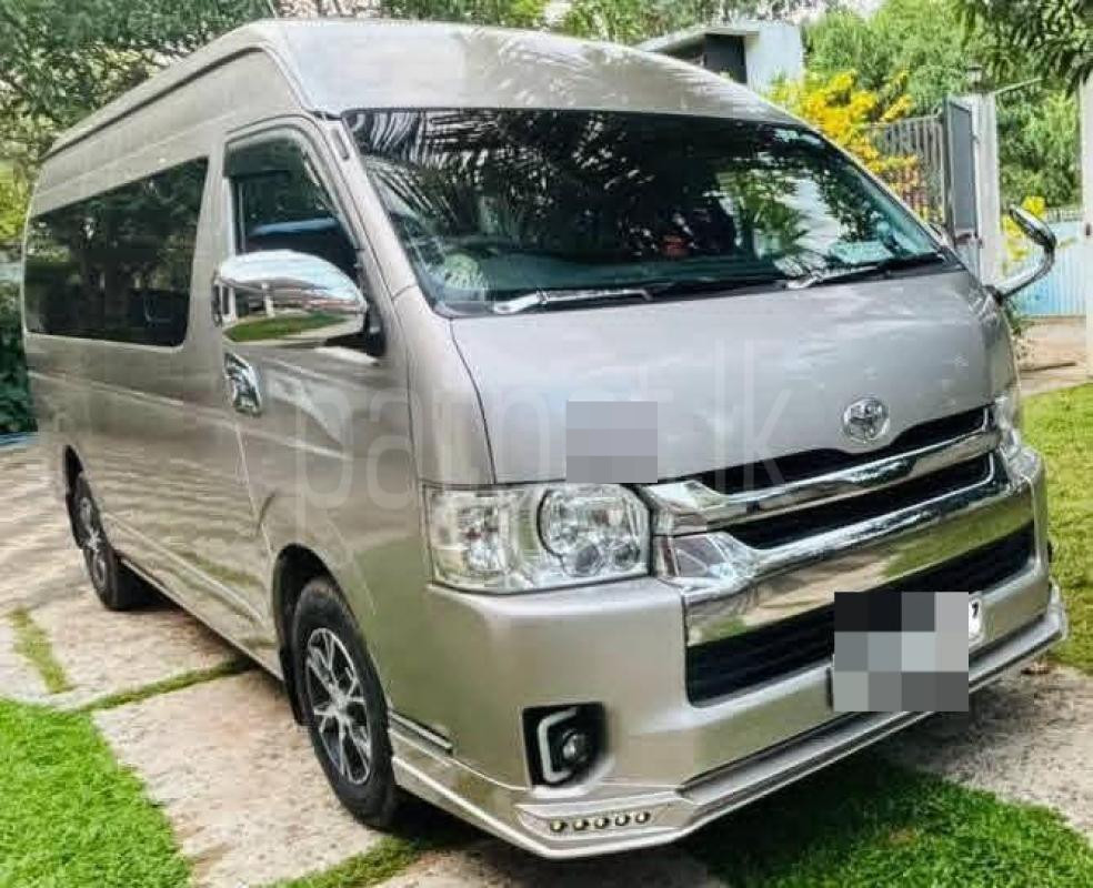 Toyota Hiace 2015 - பயன்படுத்தப்பட்டது வேன் sale in Sri Lanka - patpat.lk