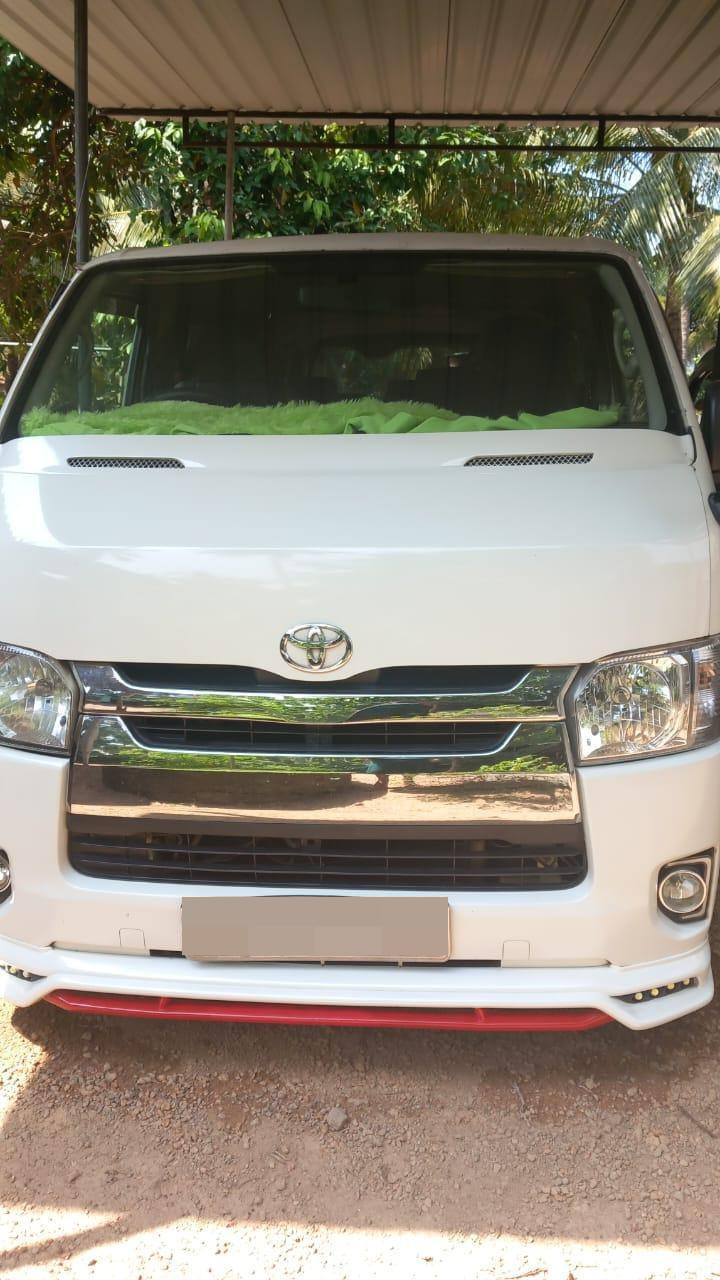 Toyota Hiace 2018 - பயன்படுத்தப்பட்டது வேன் sale in Sri Lanka - patpat.lk