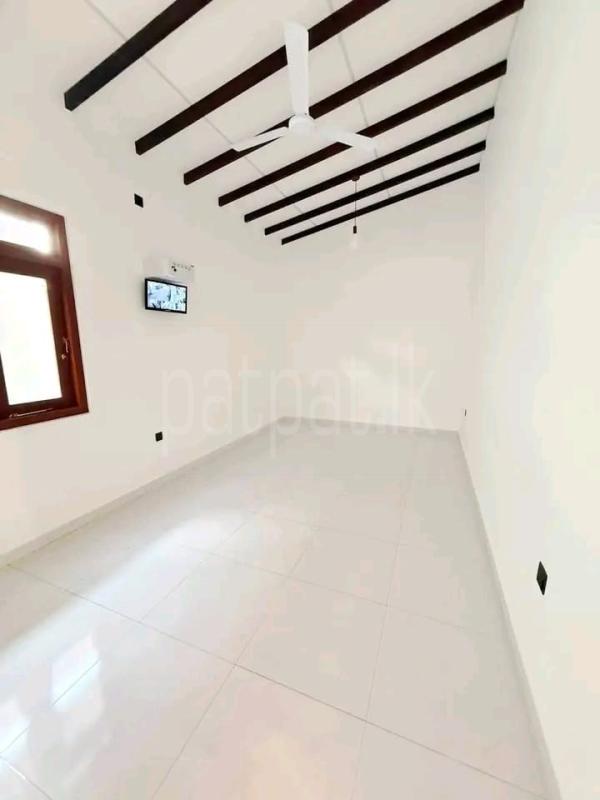 House for Sale in Athurugiriya ads-image-1