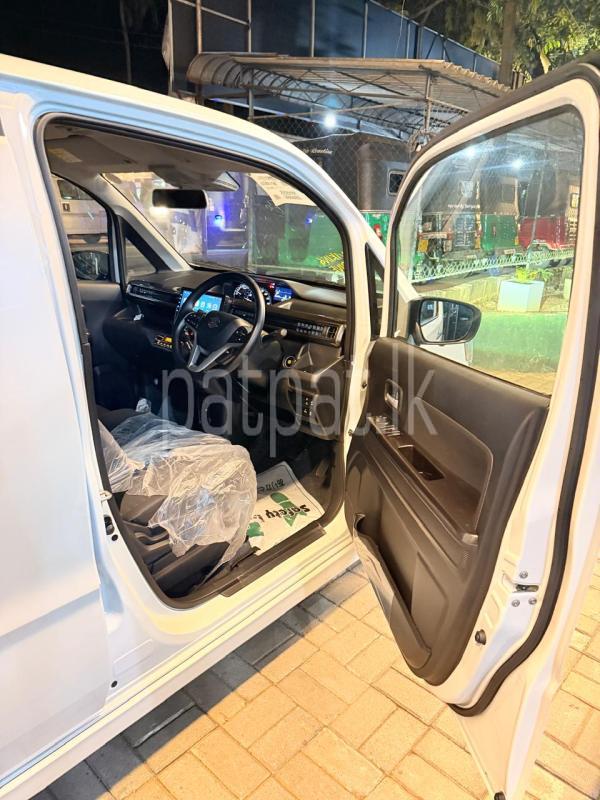 Advertisement image 6