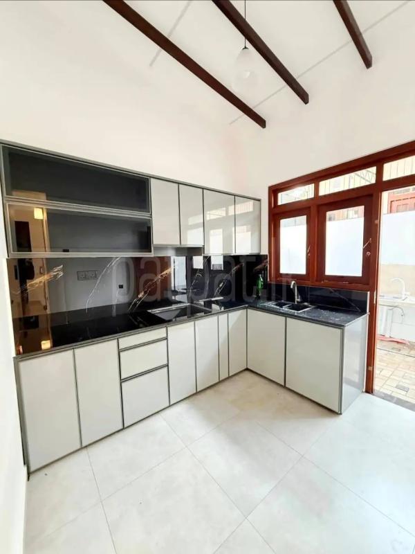 House for Sale in Athurugiriya