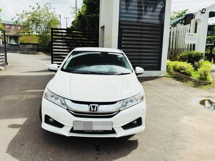Honda Grace 2014 - பயன்படுத்தப்பட்டது கார் sale in Sri Lanka - patpat.lk