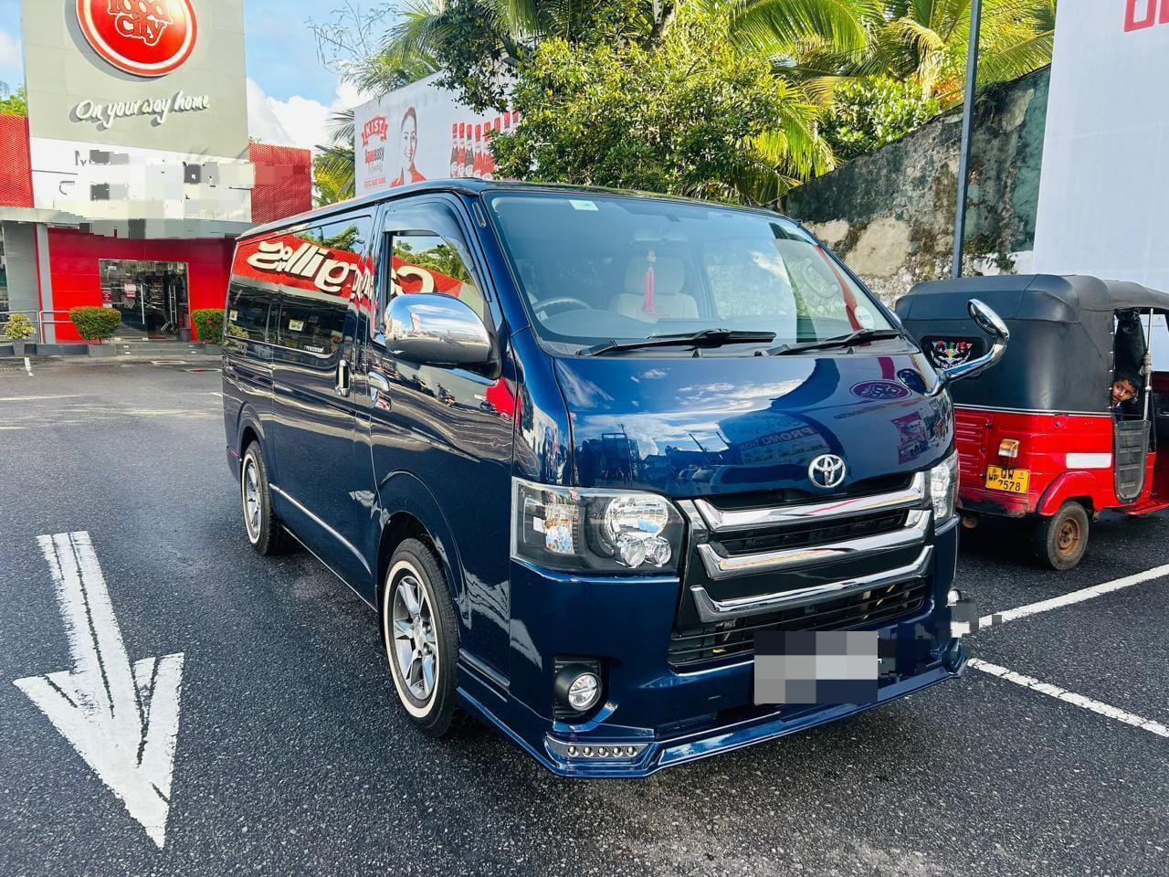 Toyota Hiace 2012 - பயன்படுத்தப்பட்டது வேன் sale in Sri Lanka - patpat.lk