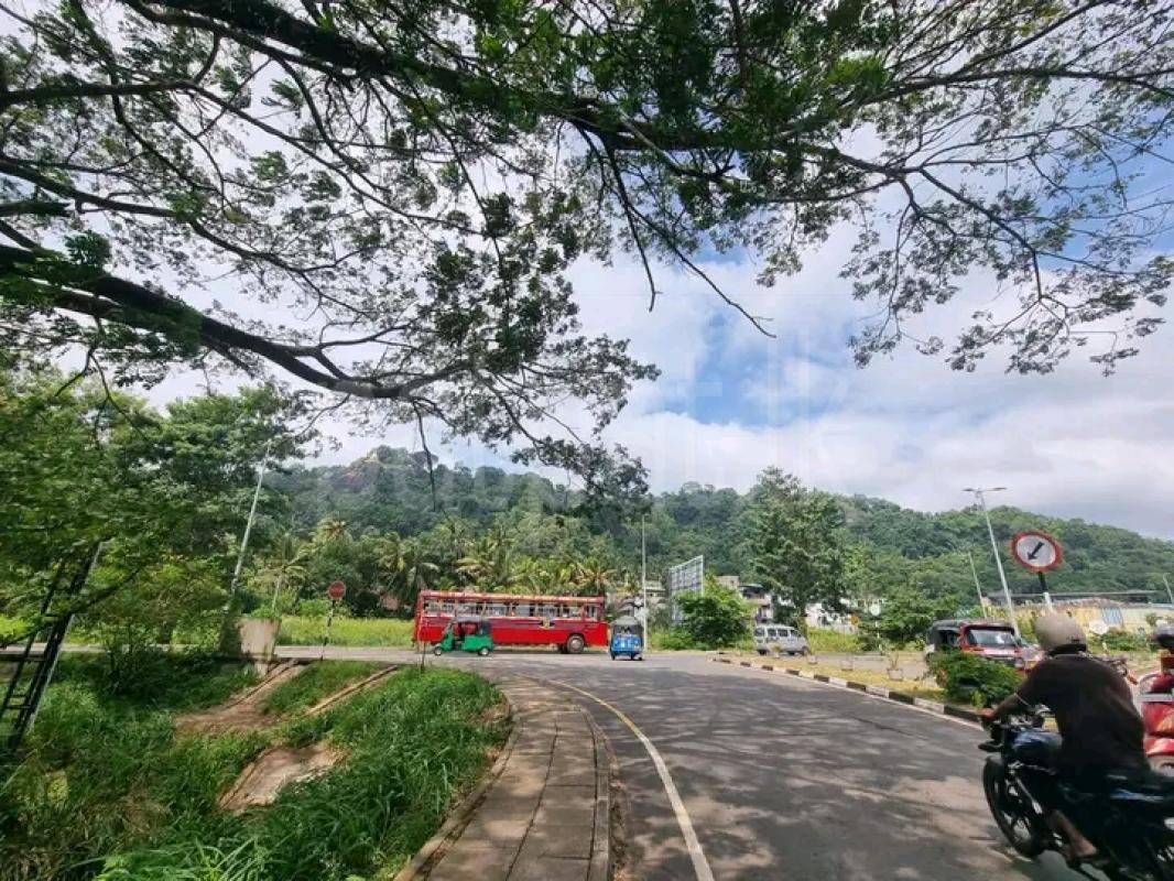 Commercial Land for Sale in Polgahawela