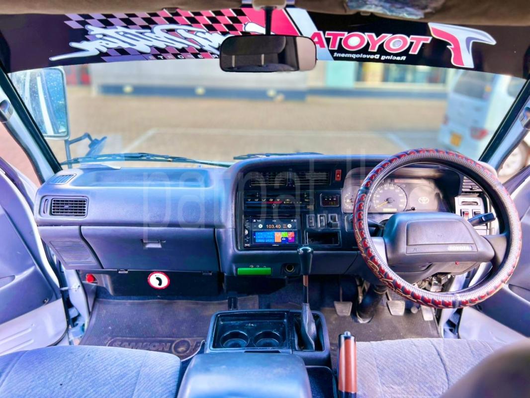 Toyota Hiace 1994 - Used Van sale in Sri Lanka - patpat.lk