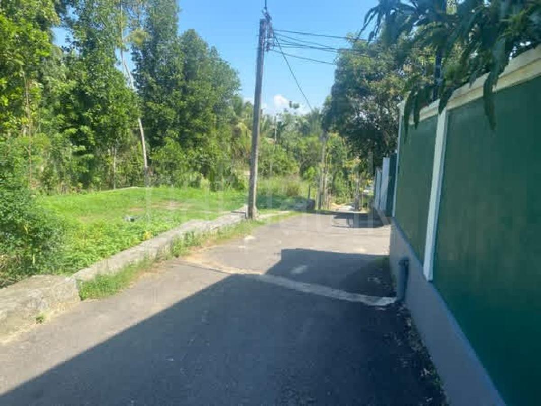Commercial Land for Sale in Kahathuduwa
