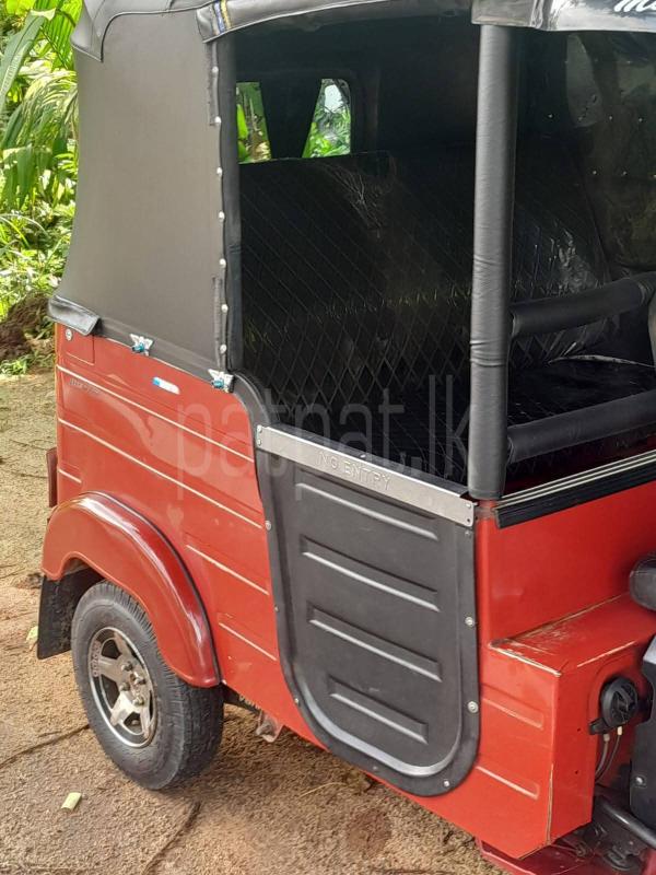 Bajaj 4 stroke 2016 - பயன்படுத்தப்பட்டது முச்சக்கர வண்டி sale in Sri Lanka - patpat.lk