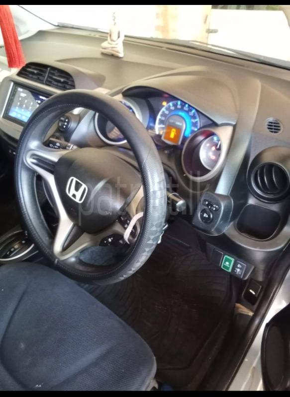 Honda Fit 2012 - பயன்படுத்தப்பட்டது கார் sale in Sri Lanka - patpat.lk