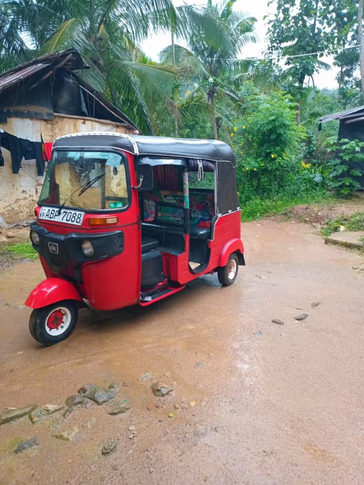 Bajaj 4 stroke 2015 - பயன்படுத்தப்பட்டது முச்சக்கர வண்டி sale in Sri Lanka - patpat.lk