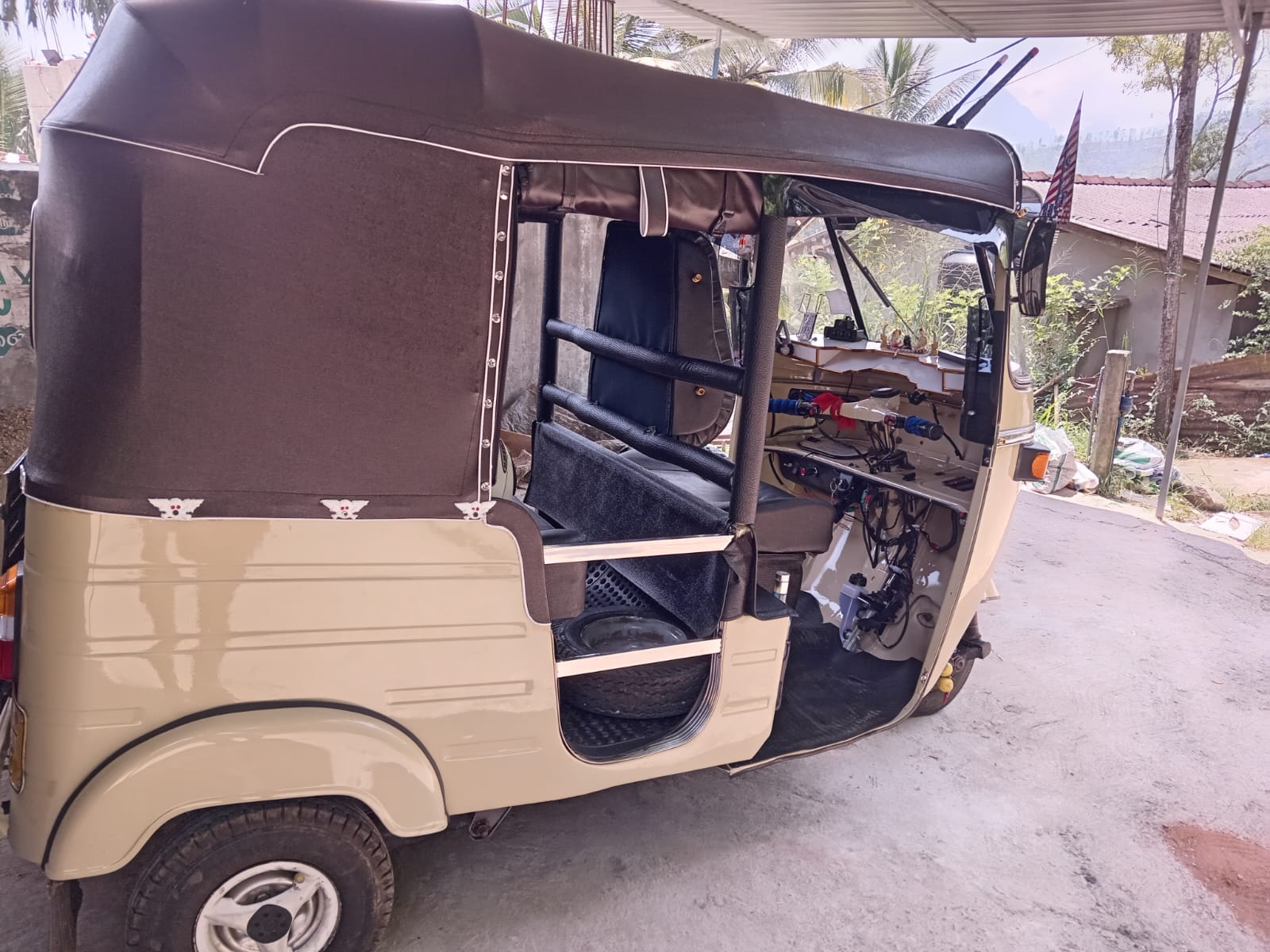 Bajaj Three Wheel 2004 - பயன்படுத்தப்பட்டது முச்சக்கர வண்டி sale in Sri Lanka - patpat.lk