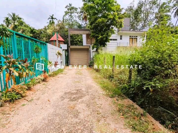 Commercial Land for Sale in Yakkala