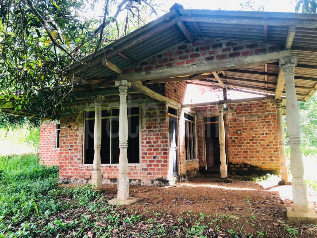 Residential Land for Sale in Warakapola