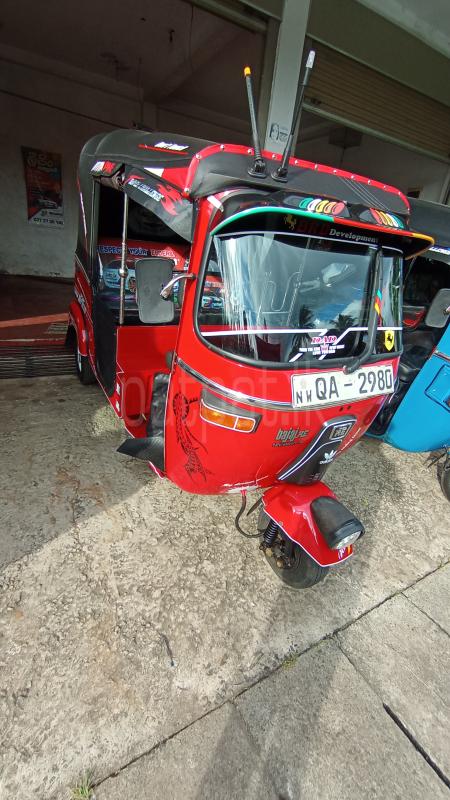 Bajaj Three Wheel 2005 - பயன்படுத்தப்பட்டது முச்சக்கர வண்டி sale in Sri Lanka - patpat.lk