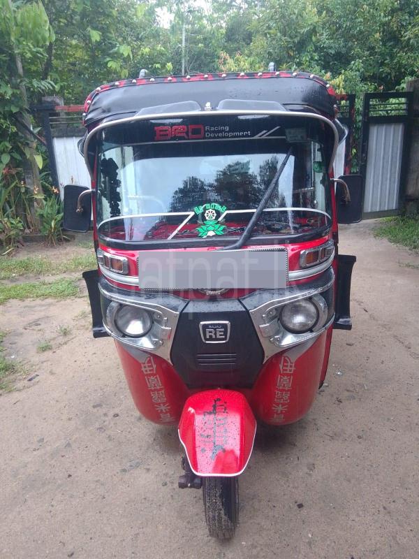 Bajaj Three Wheel 2015 - பயன்படுத்தப்பட்டது முச்சக்கர வண்டி sale in Sri Lanka - patpat.lk