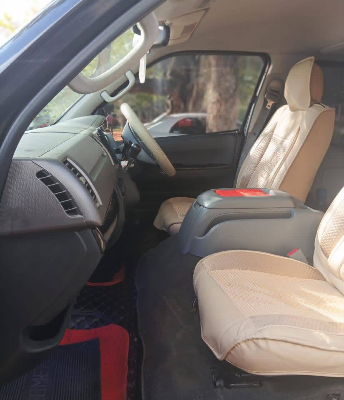 Toyota Hiace 2011 - Used Van sale in Sri Lanka - patpat.lk