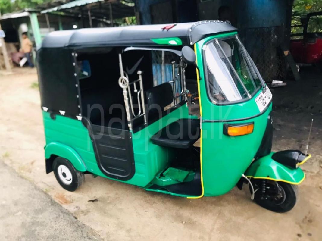 Bajaj 2 stroke 2005 - பயன்படுத்தப்பட்டது முச்சக்கர வண்டி sale in Sri Lanka - patpat.lk