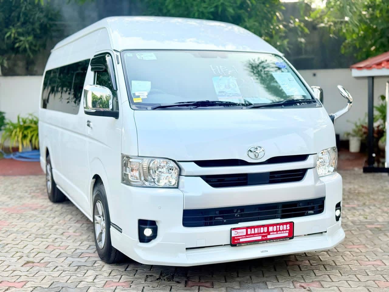 Toyota Hiace 2024 - சான்றளிக்கப்பட்டது வேன் sale in Sri Lanka - patpat.lk
