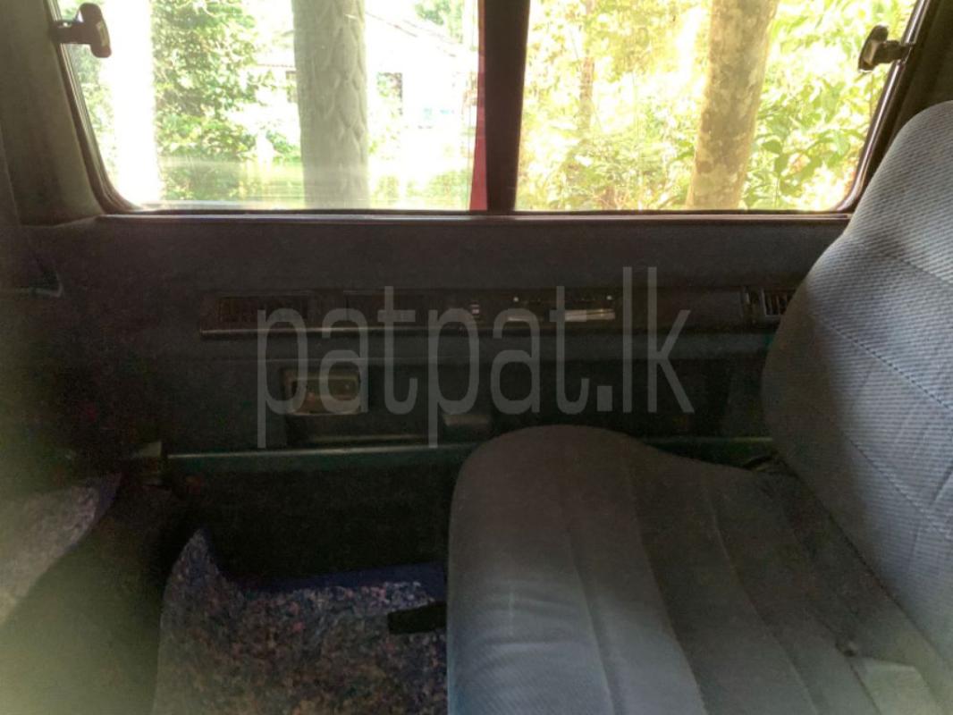 Nissan Largo 1996 - பயன்படுத்தப்பட்டது வேன் sale in Sri Lanka - patpat.lk