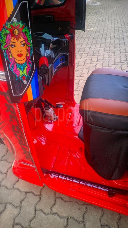 Bajaj Three Wheel 2016 - பயன்படுத்தப்பட்டது முச்சக்கர வண்டி sale in Sri Lanka - patpat.lk