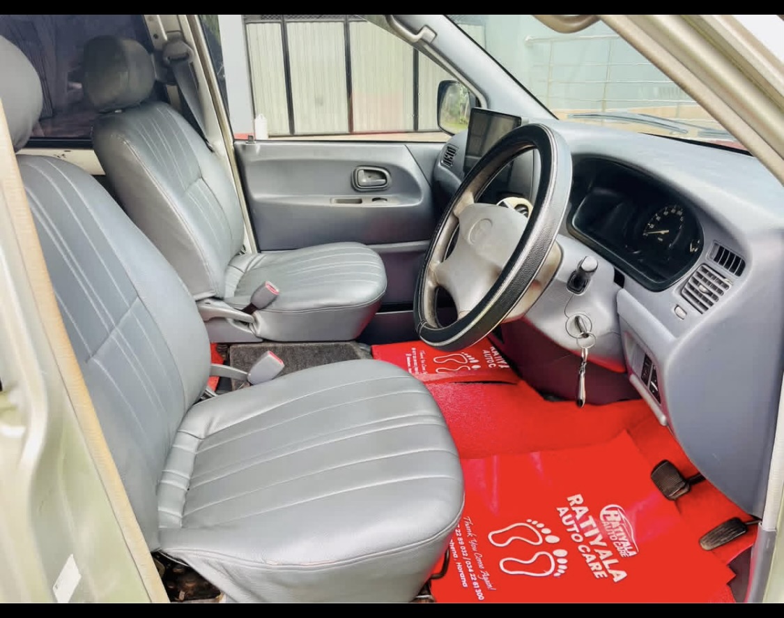 Toyota TownAce 2001 - பயன்படுத்தப்பட்டது வேன் sale in Sri Lanka - patpat.lk