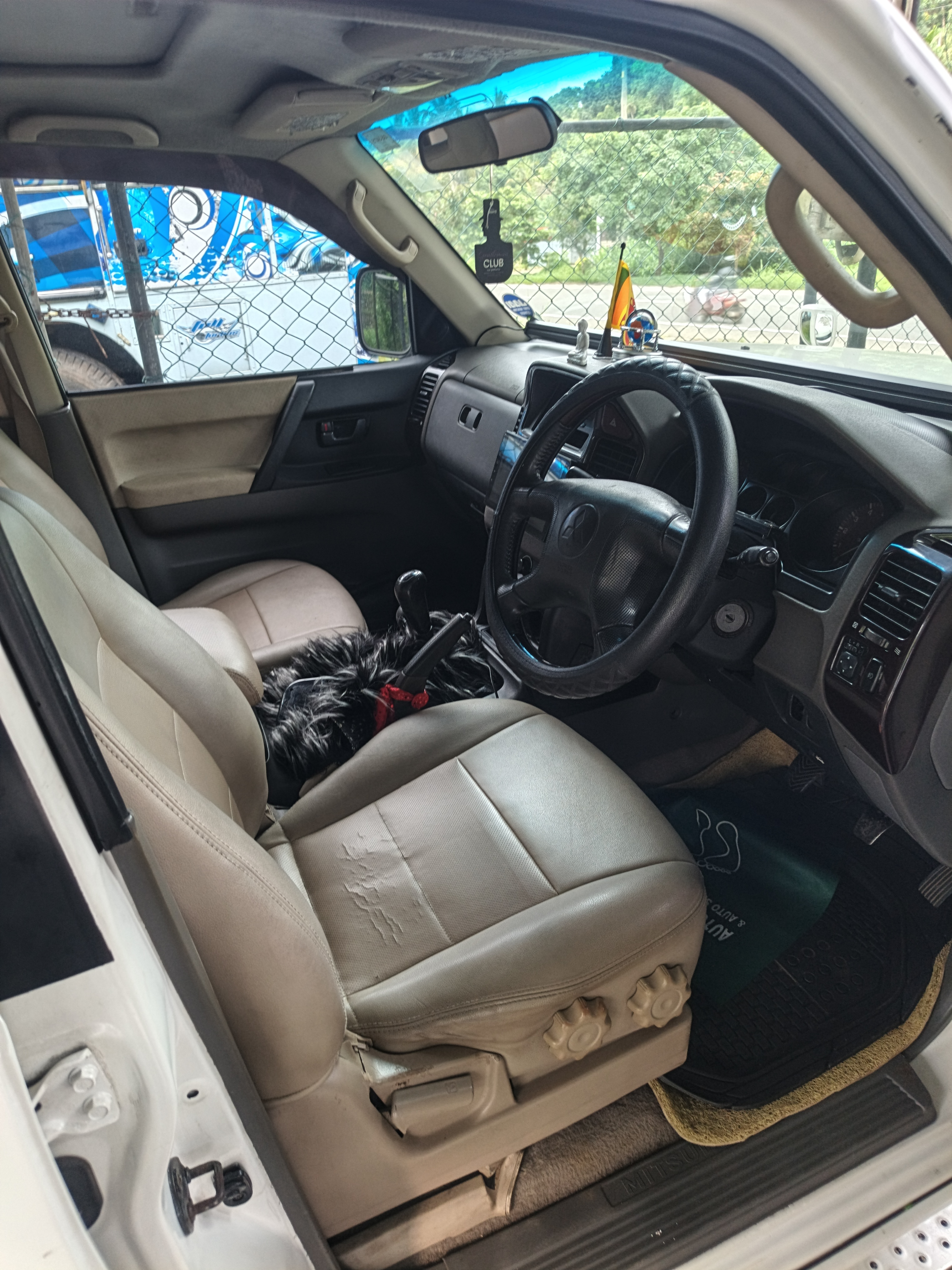 Mitsubishi Montero Sport 2000 - භාවිතා කරන ලද SUV රථය sale in Sri Lanka - patpat.lk