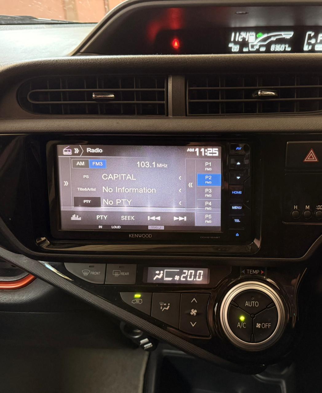 Toyota Aqua 2015 - Used Car sale in Sri Lanka - patpat.lk