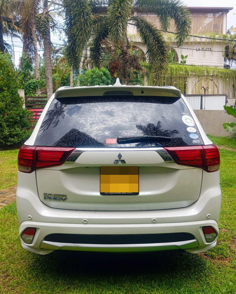 Mitsubishi Outlander 2015 - பயன்படுத்தப்பட்டது SUV sale in Sri Lanka - patpat.lk