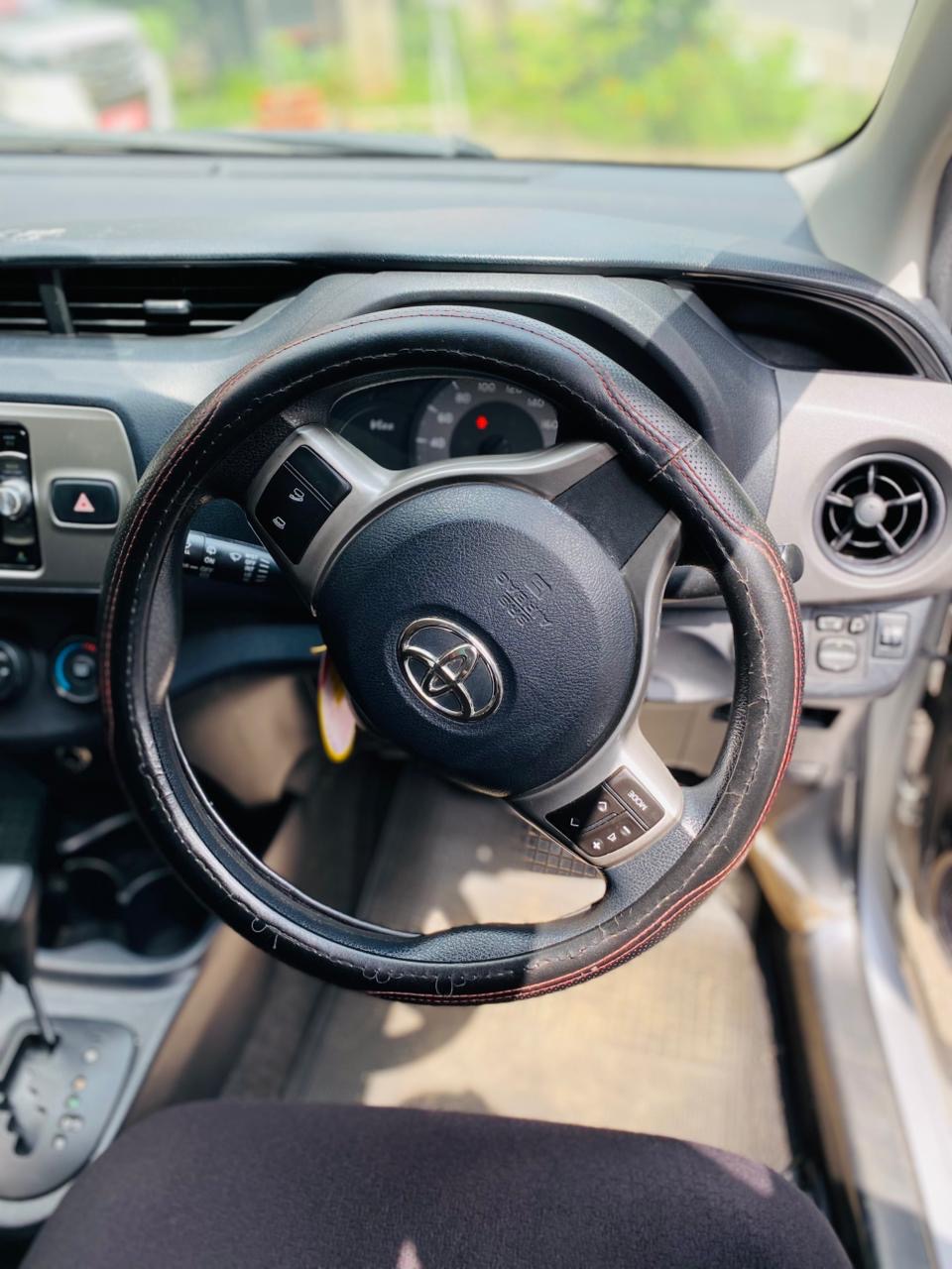 Toyota Vitz 2016 - பயன்படுத்தப்பட்டது கார் sale in Sri Lanka - patpat.lk