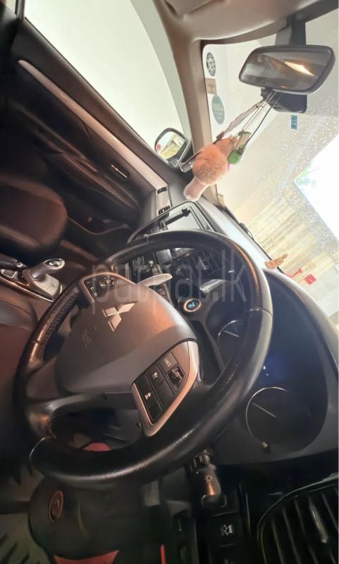 Mitsubishi Outlander 2014 - பயன்படுத்தப்பட்டது SUV sale in Sri Lanka - patpat.lk
