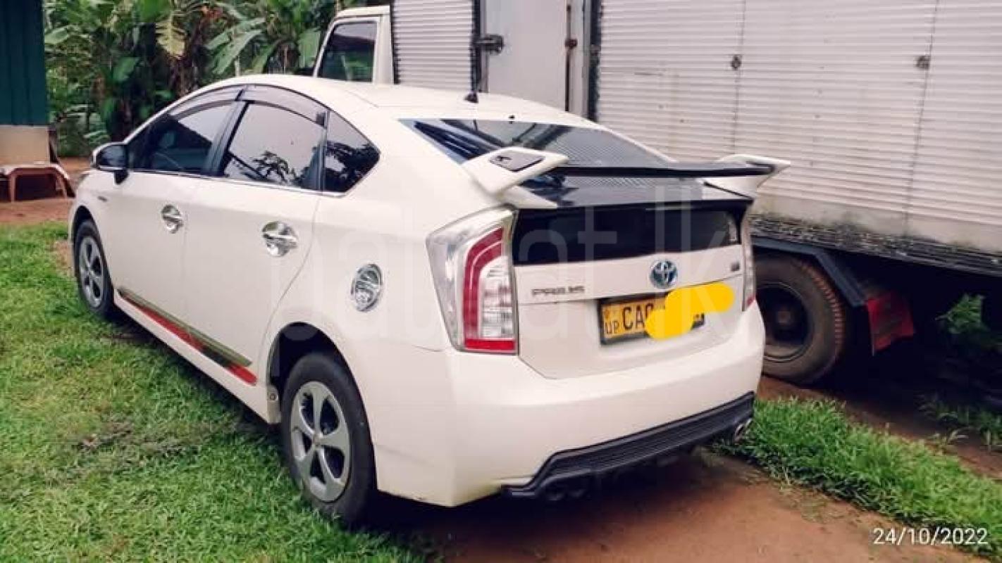 Toyota Prius 2014 - பயன்படுத்தப்பட்டது கார் sale in Sri Lanka - patpat.lk