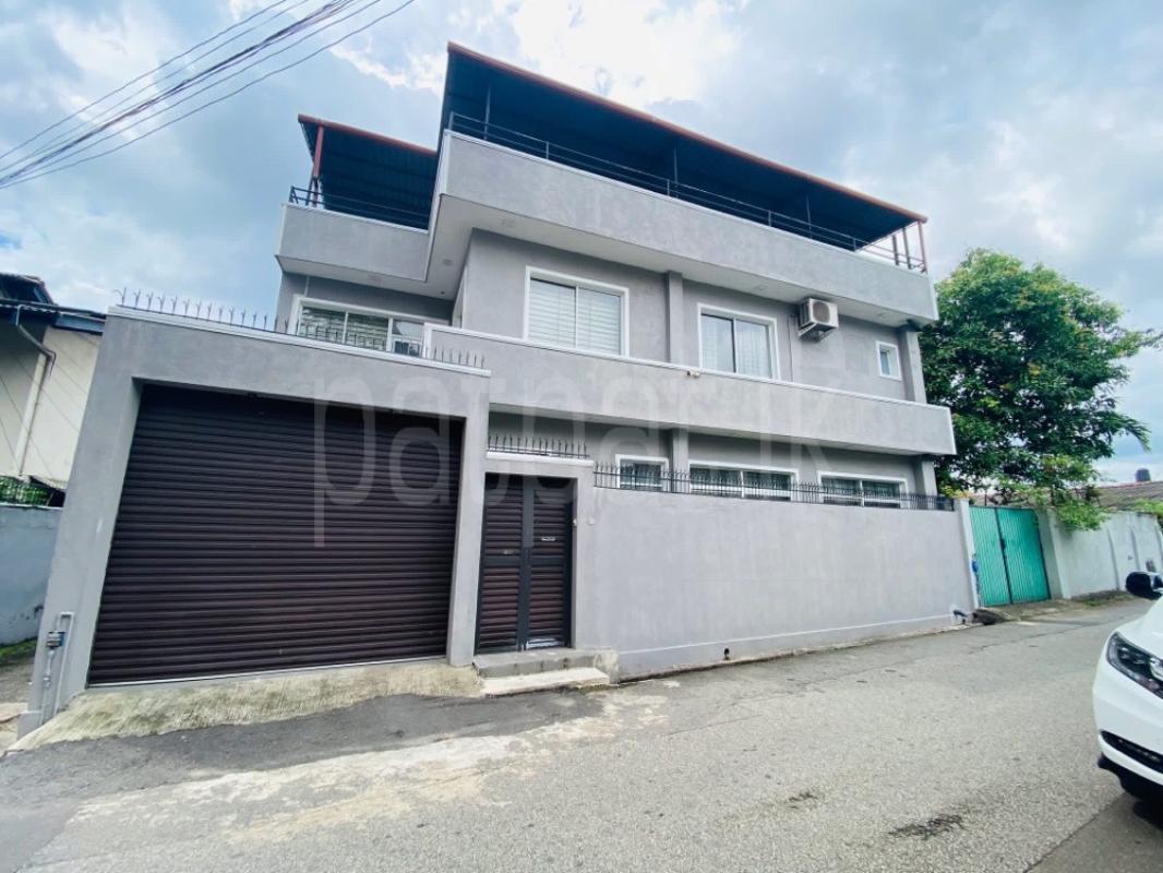 Advertisement image 1