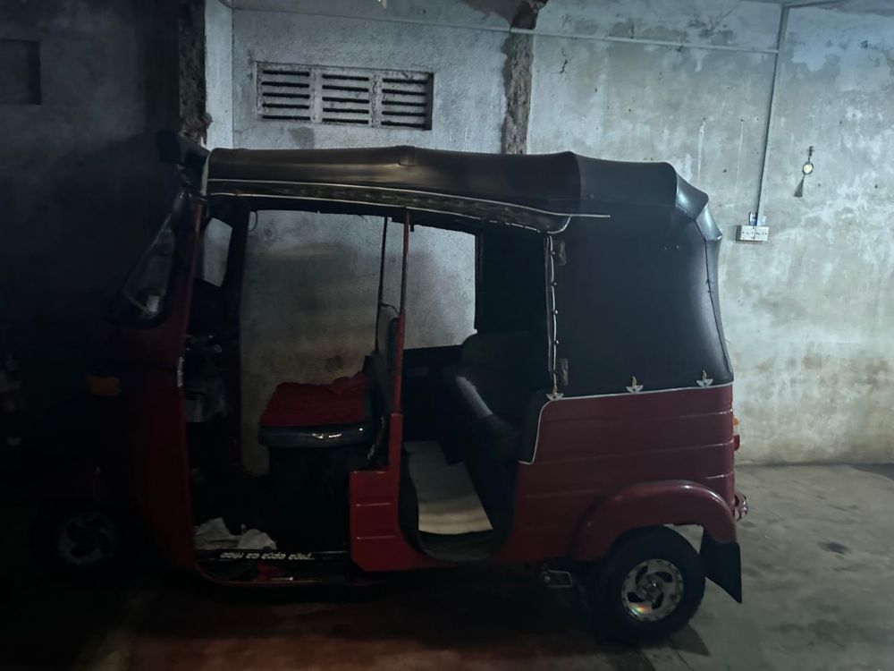 Bajaj 2 stroke 2006 - Used Three wheeler sale in Sri Lanka - patpat.lk