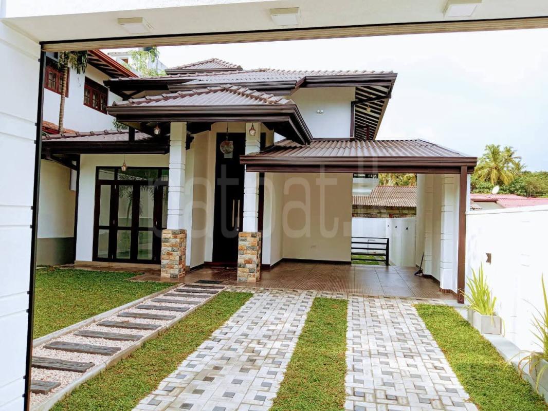 House for Sale in Athurugiriya