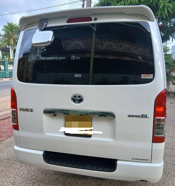 Toyota Hiace 2011 - பயன்படுத்தப்பட்டது வேன் sale in Sri Lanka - patpat.lk
